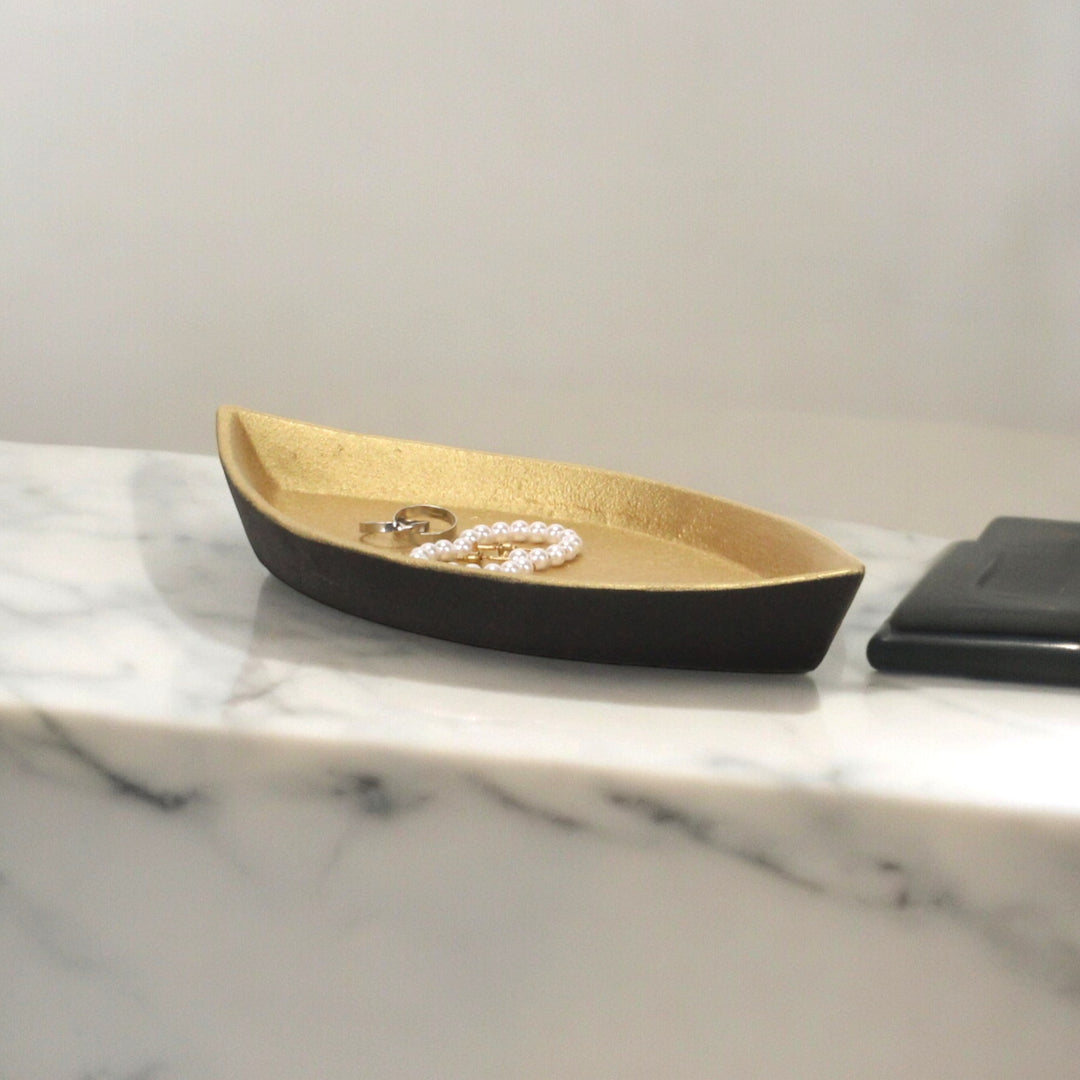 6028 - Saoirse Cast Iron Boat Dish