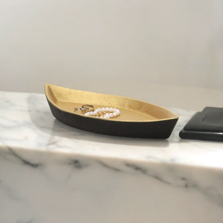 6028 - Saoirse Cast Iron Boat Dish