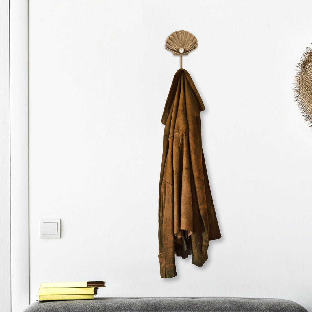 6117GD - Mythra Seashell Cast Iron Hook